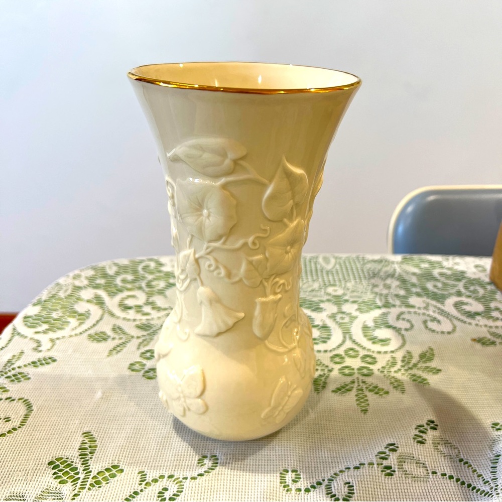 Lenox 8” Floral Meadow tm Morning Glory vase like new